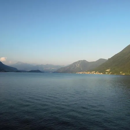 Charming House With Private Dock On Iii * Argegno